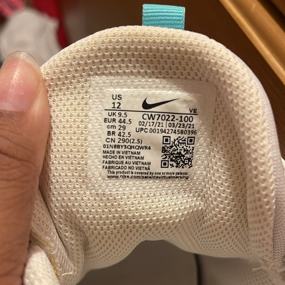 Nike running shoe - Picture 6 of 6